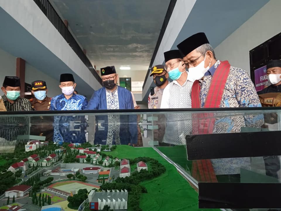 Ali Baal Resmikan Gedung Hibah Pemprov Sulbar dan Laboratorium Terpadu Unsulbar
